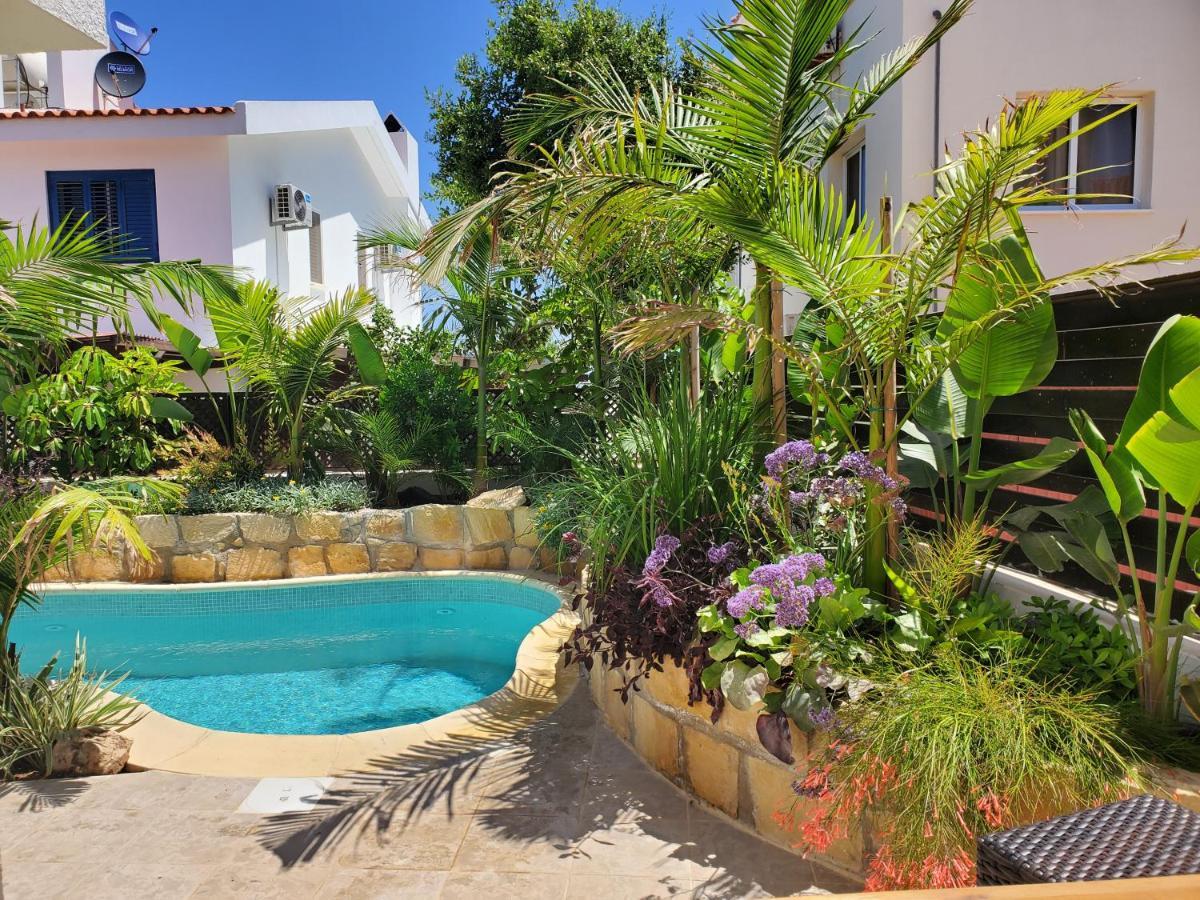 Charming 3-Bed Villa In Protaras With Heated Pool Exterior photo