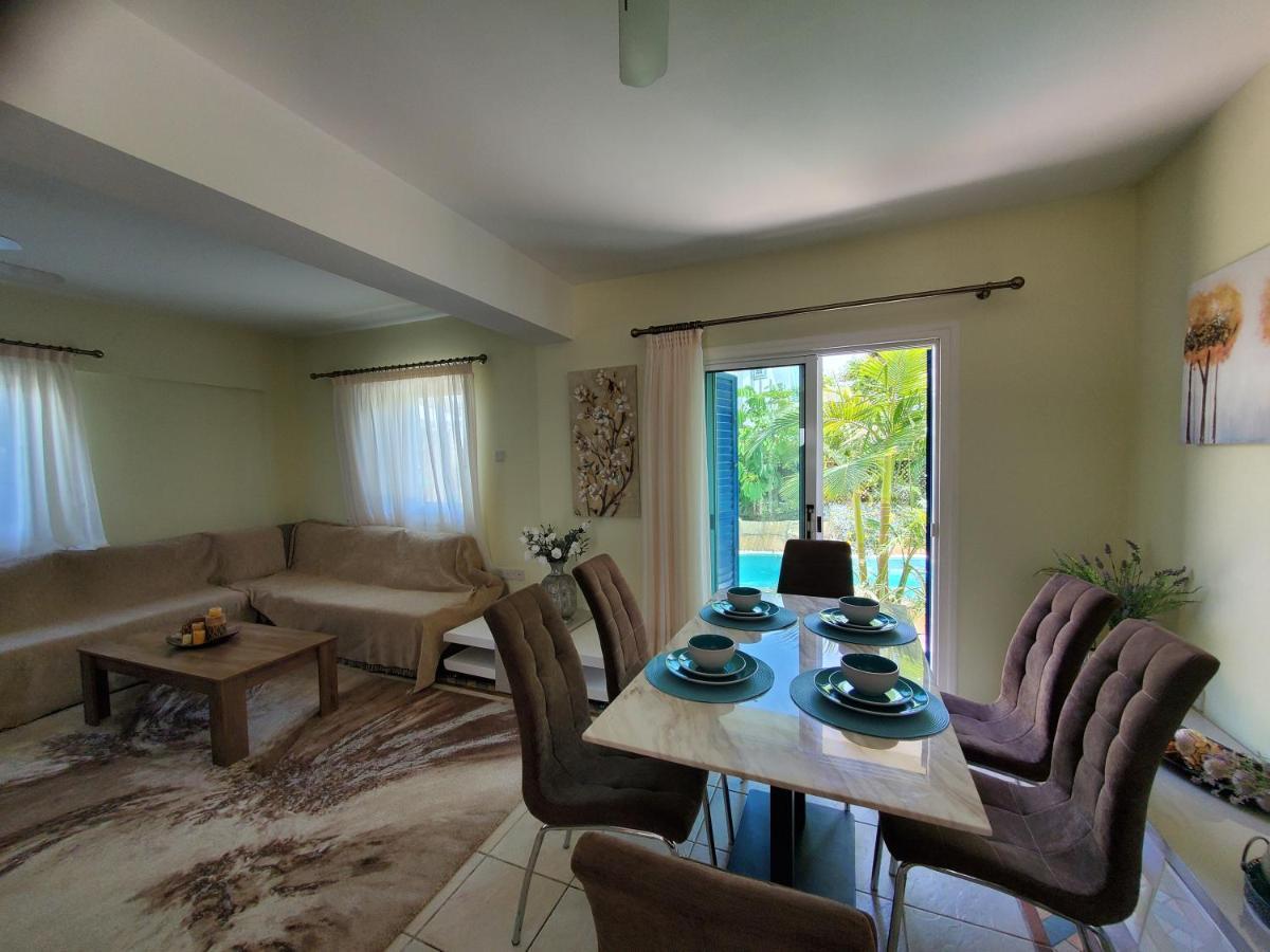 Charming 3-Bed Villa In Protaras With Heated Pool Exterior photo