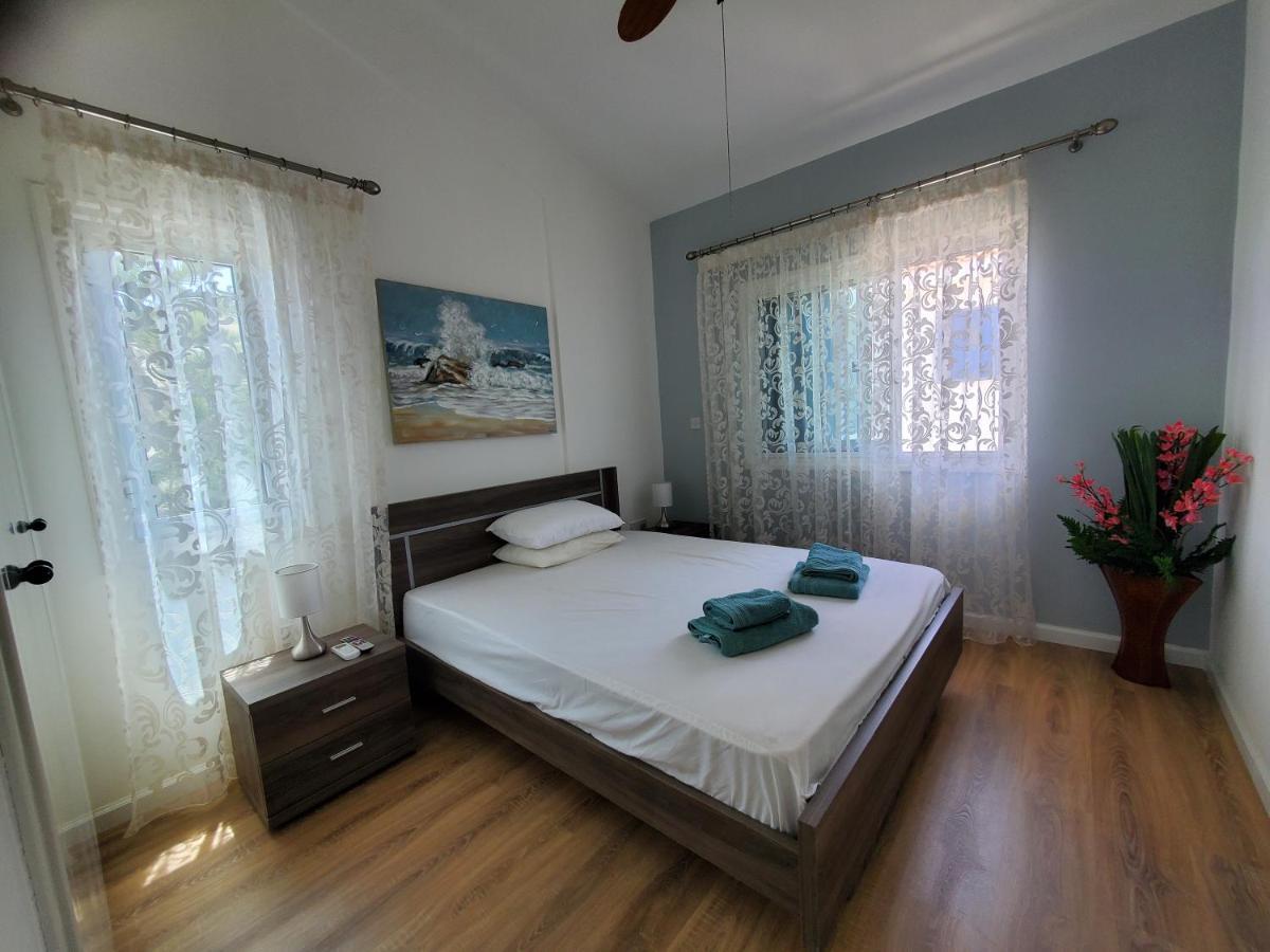Charming 3-Bed Villa In Protaras With Heated Pool Exterior photo